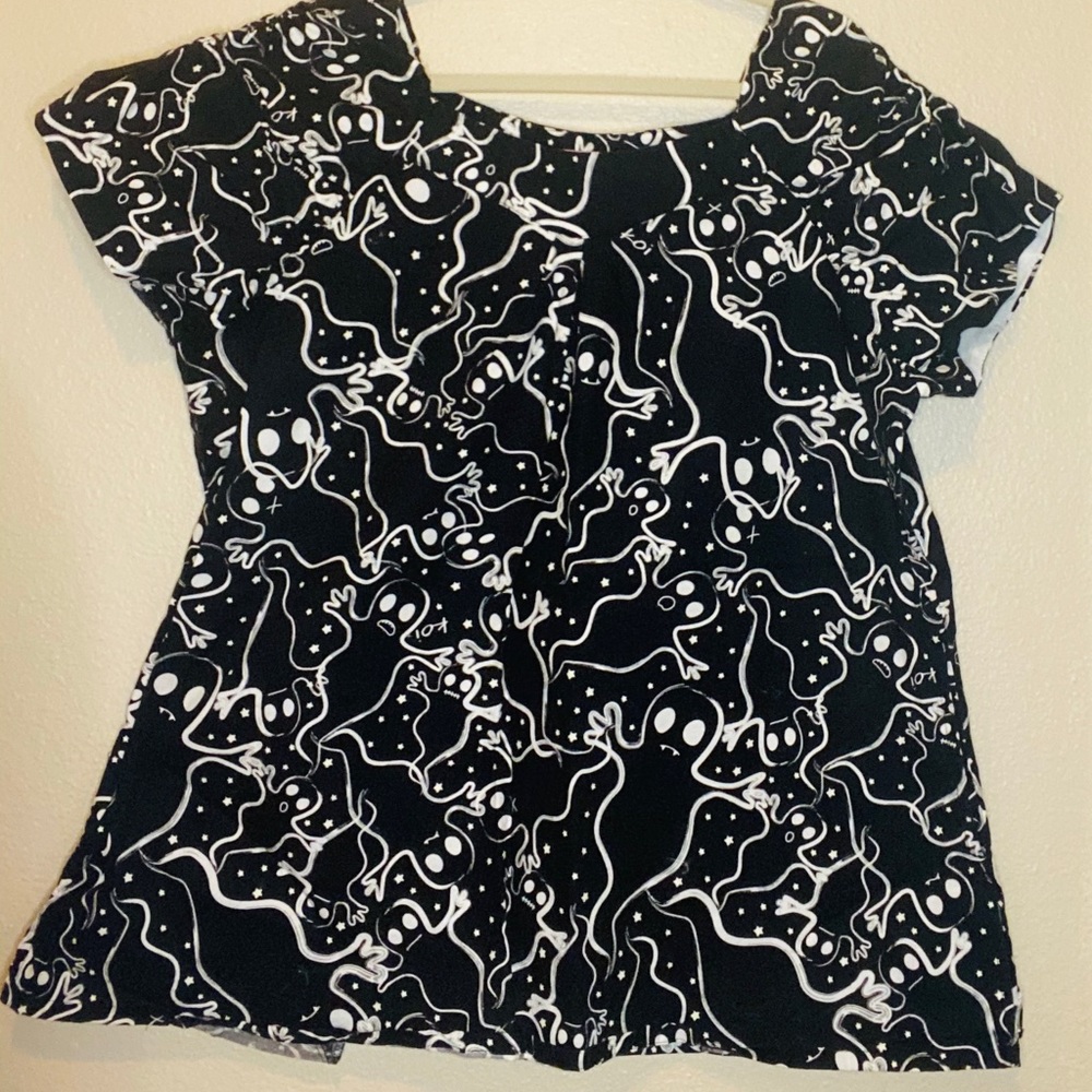 Plus size Halloween scrub top!